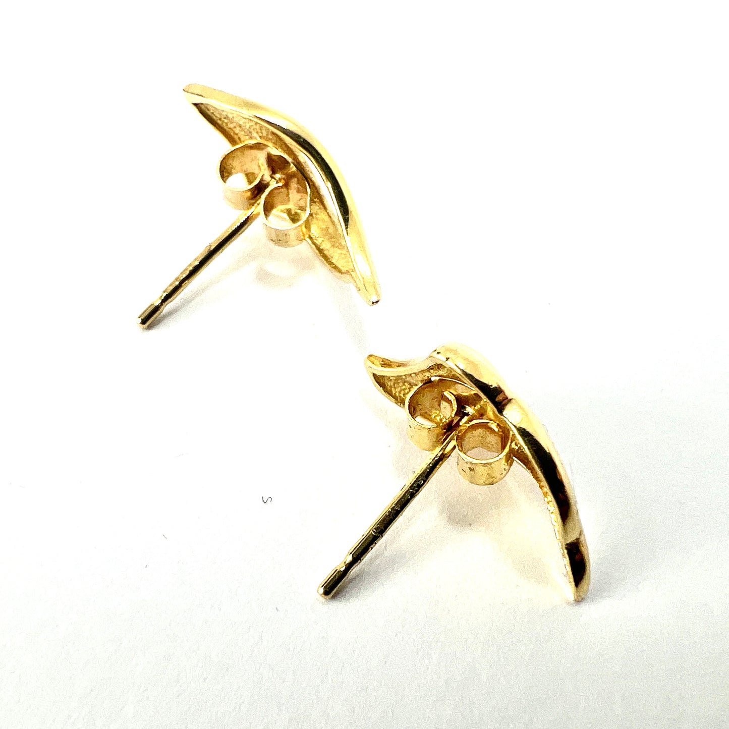 Vintage 18CT Gold Winged Stud Earrings