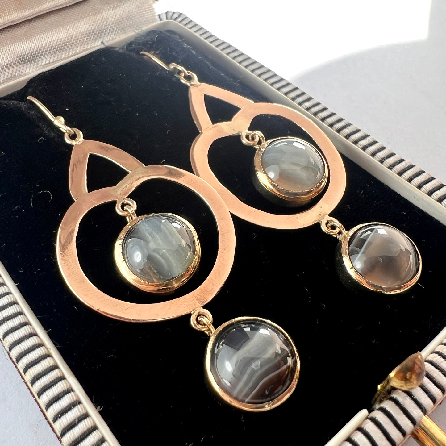 Vintage Modernist 9CT Gold Agate Drop Earrings