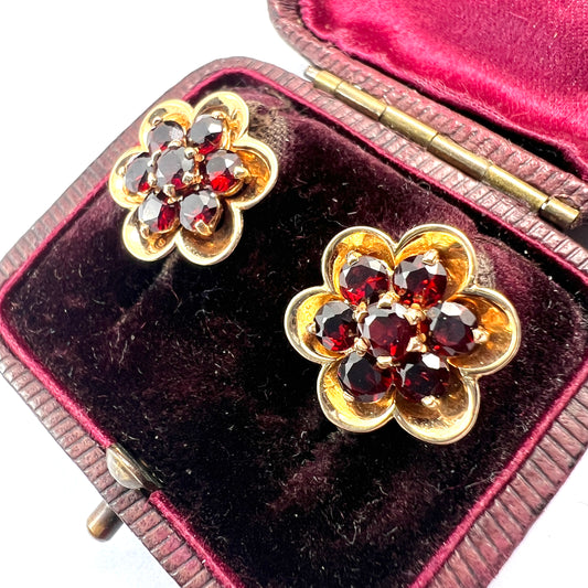 Vintage 9CT Gold Garnet Cluster Flower Stud Earrings