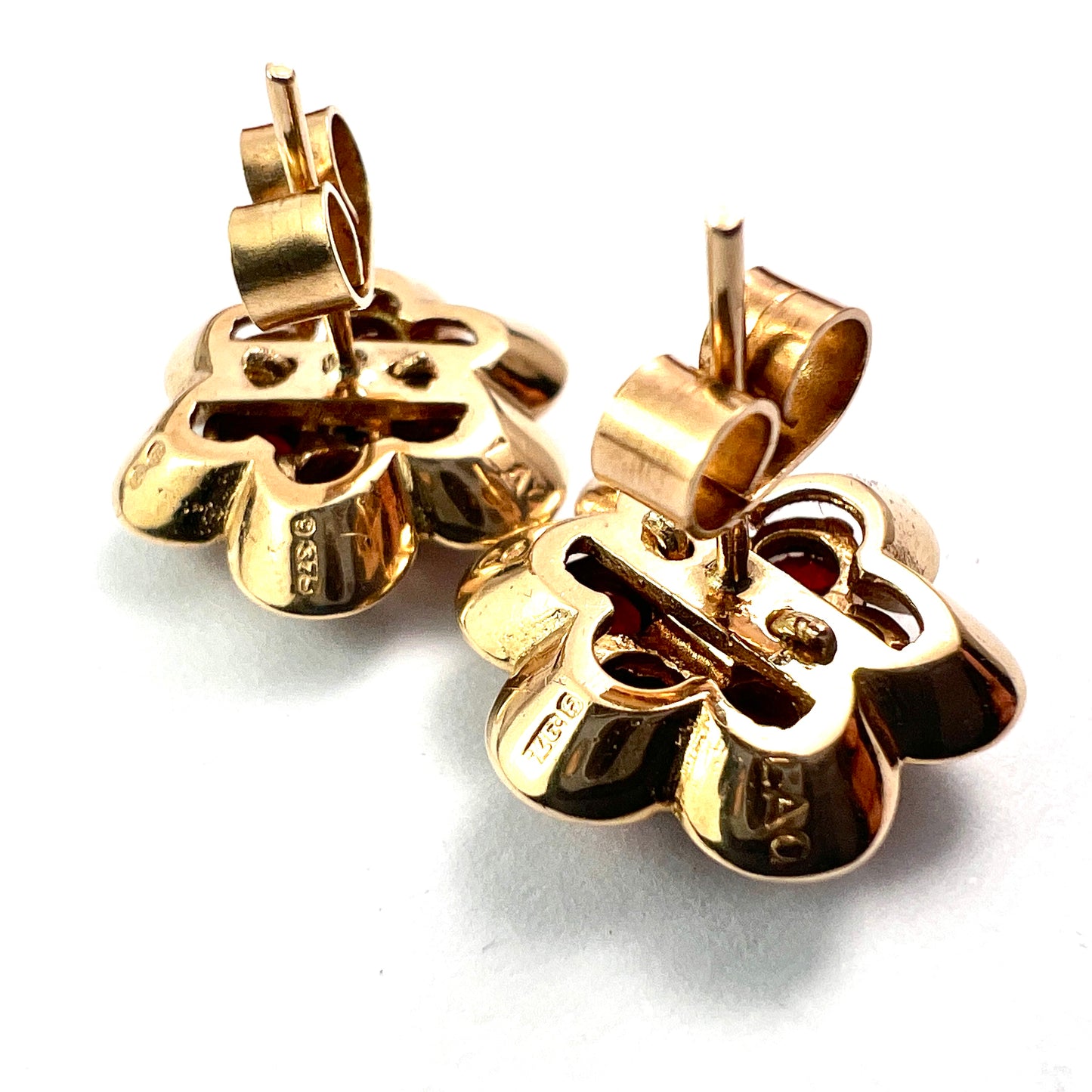 Vintage 9CT Gold Garnet Cluster Flower Stud Earrings