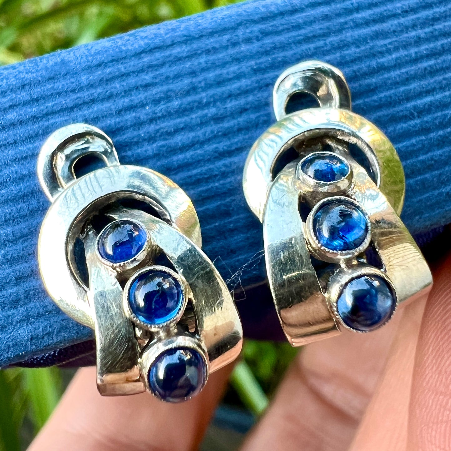 Vintage 18CT White Gold Sapphire Cabochon Ear Clips