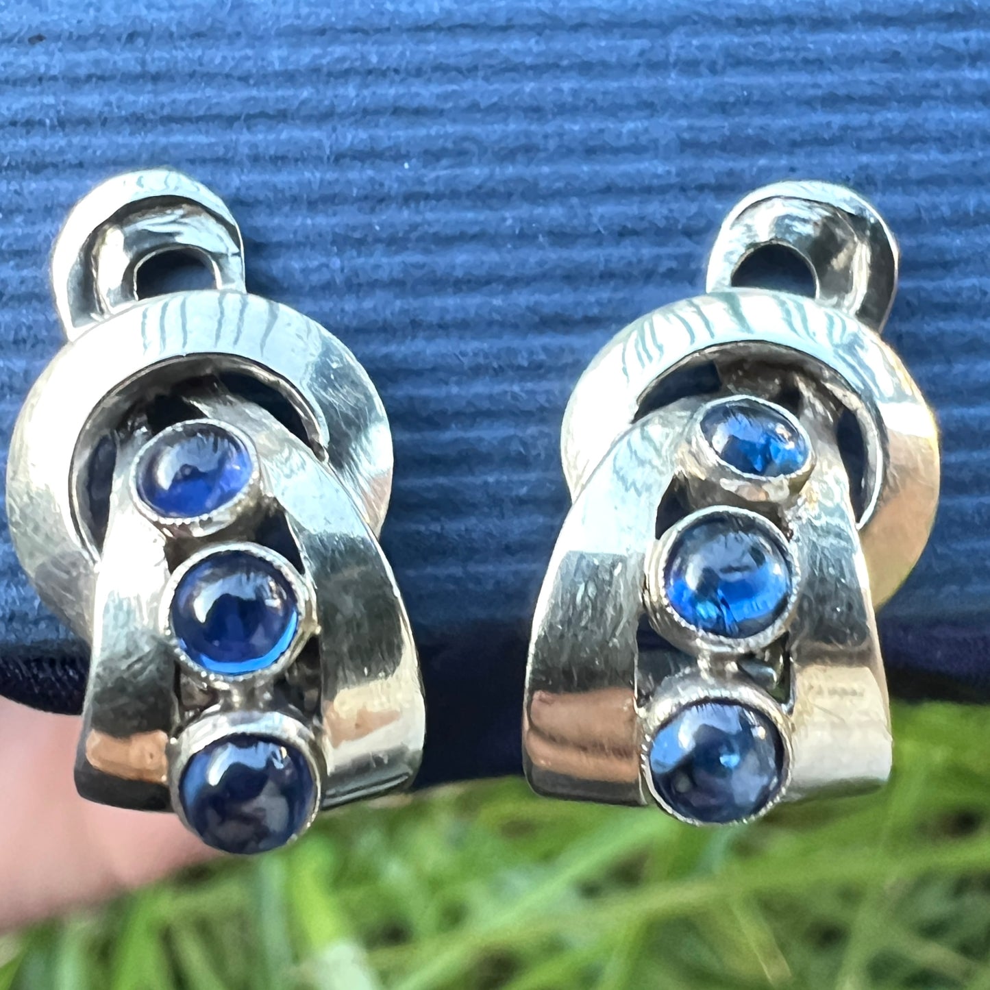 Vintage 18CT White Gold Sapphire Cabochon Ear Clips