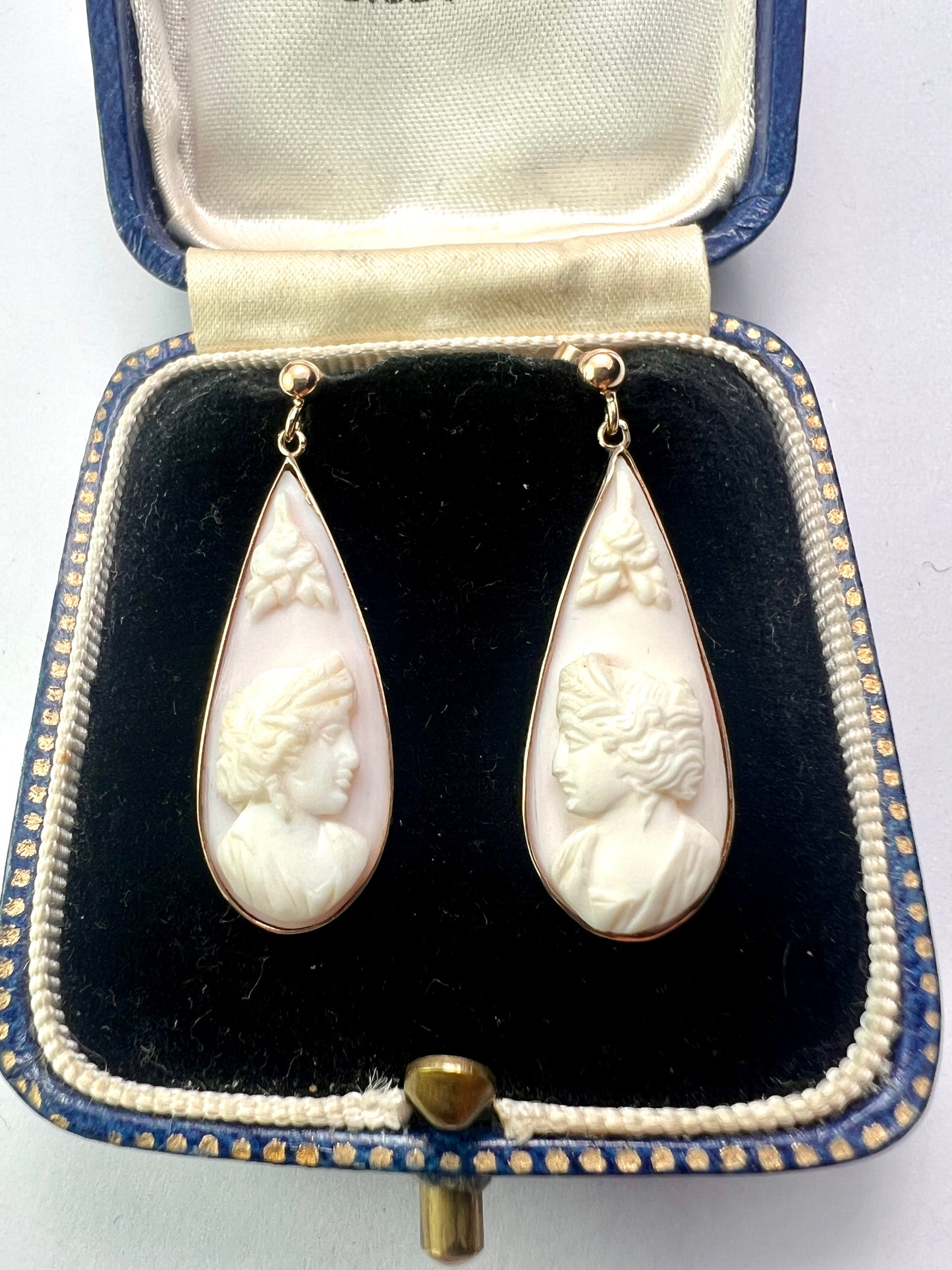 Antique 9CT Gold Classical Shell Cameo Teardrop Earrings