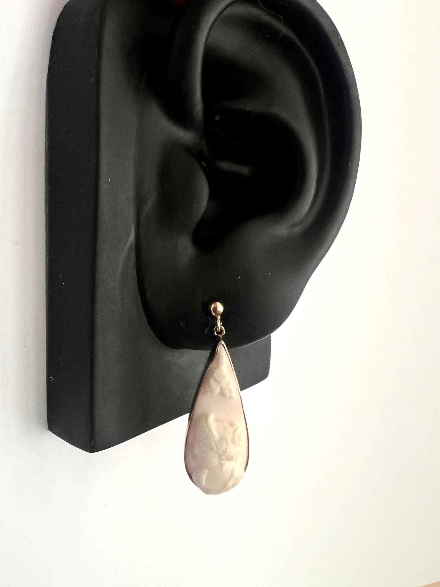 Antique 9CT Gold Classical Shell Cameo Teardrop Earrings