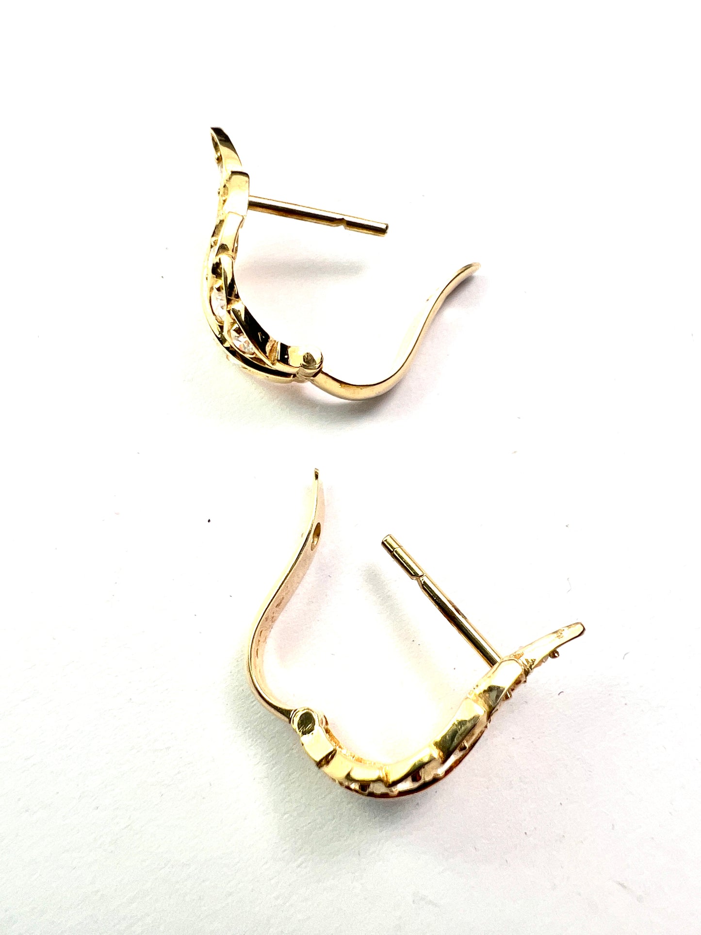 Vintage 14CT Gold Sparkly Leaf Huggie Earrings