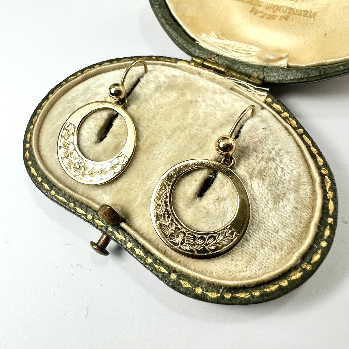 Vintage 9CT Gold Floral Engraved Disc Earrings