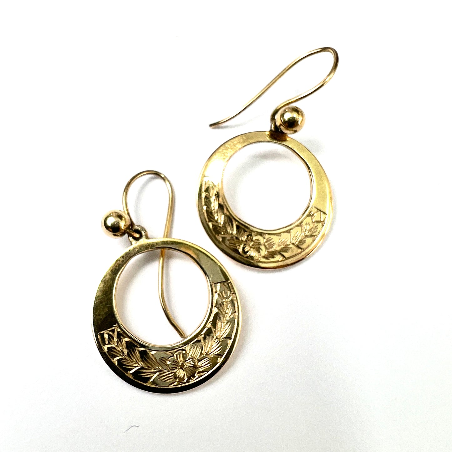 Vintage 9CT Gold Floral Engraved Disc Earrings