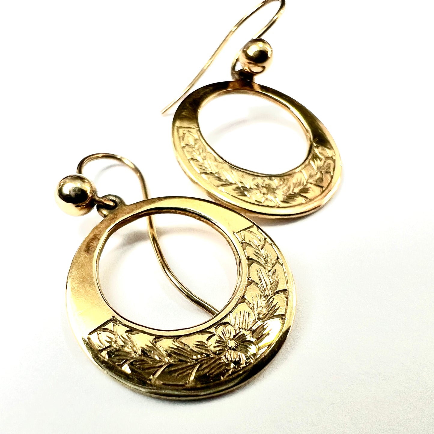 Vintage 9CT Gold Floral Engraved Disc Earrings