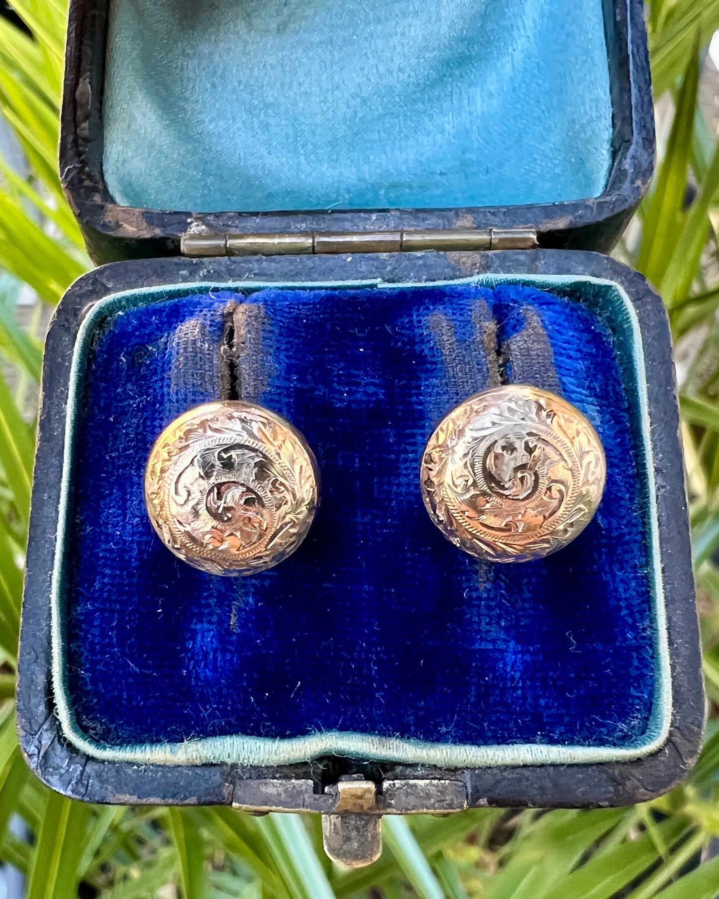 Vintage Deakin & Francis Gold Engraved Button Stud Earrings