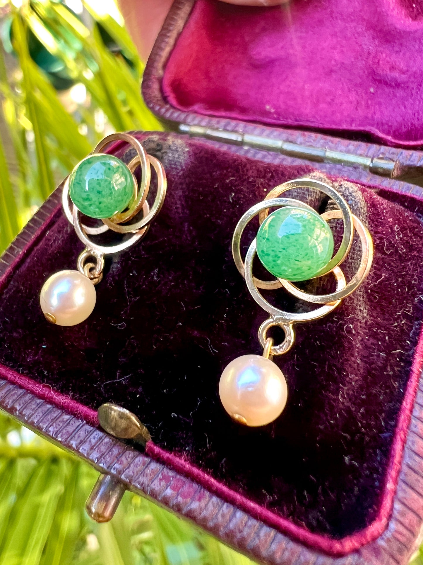 Vintage 14CT Gold Knot Aventurine Pearl Earrings